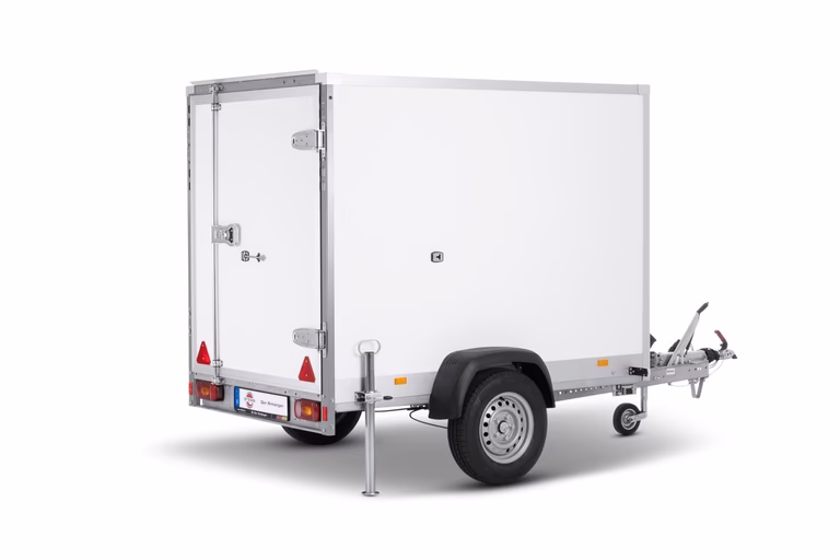 Weißer Kühlanhänger mit offener Tür, Aluminum-Rahmen und einzelnem Rad auf weißem Hintergrund.